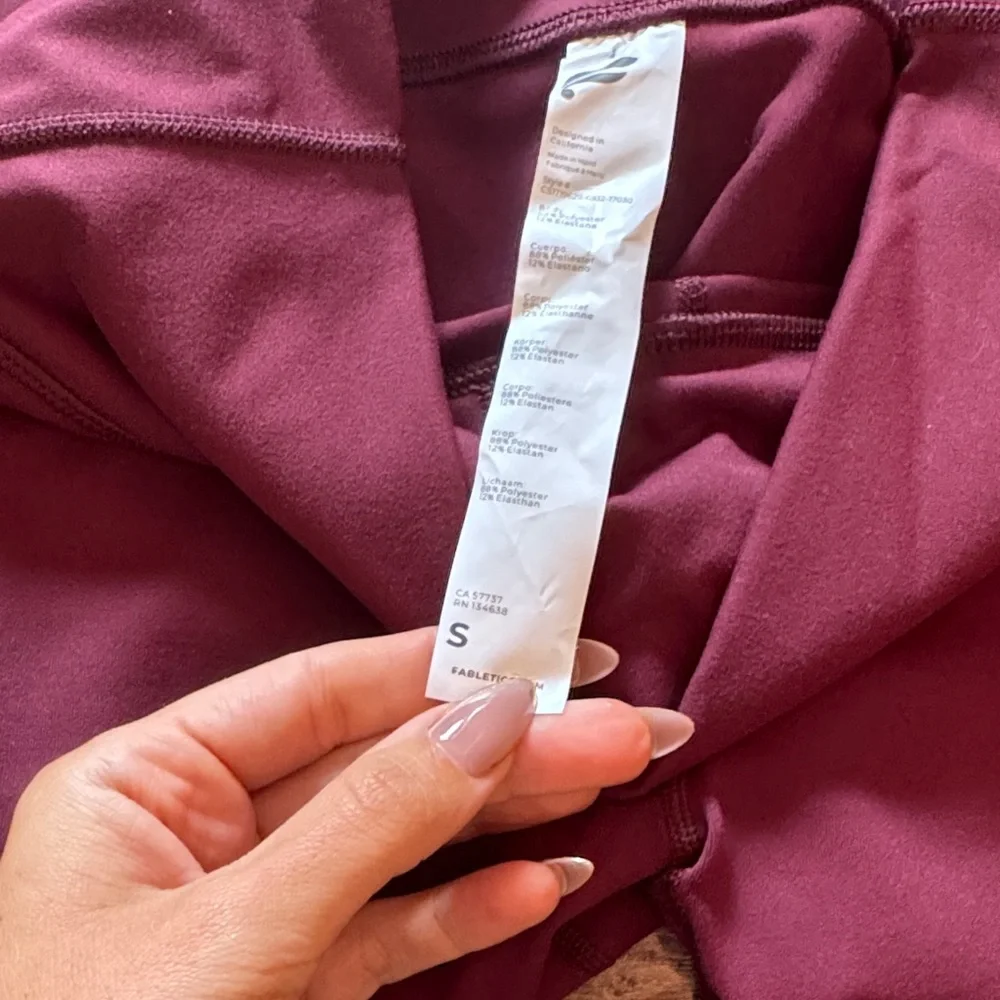 Fabletics Merlot Activewear Set - Picture 7 of 8